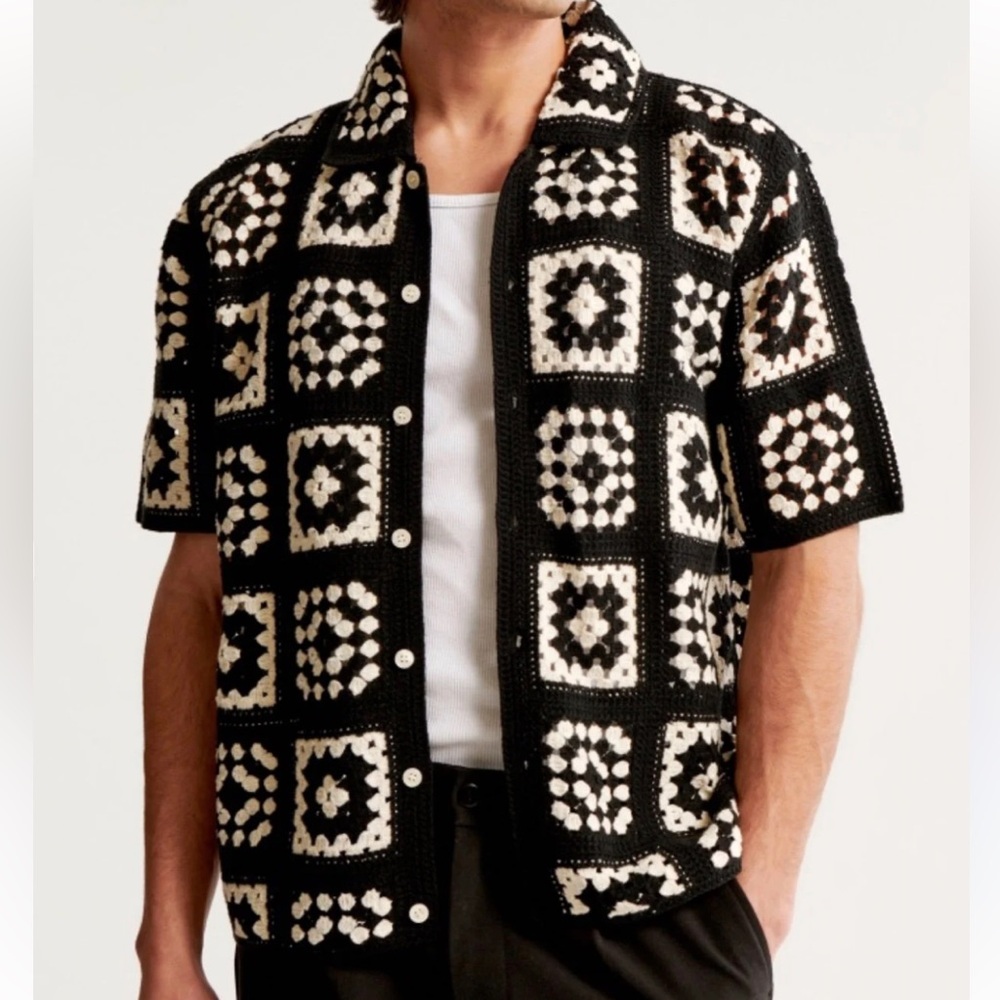 Abercrombie & Fitch Black and White Crochet Button-Up Polo - Picture 5 of 9
